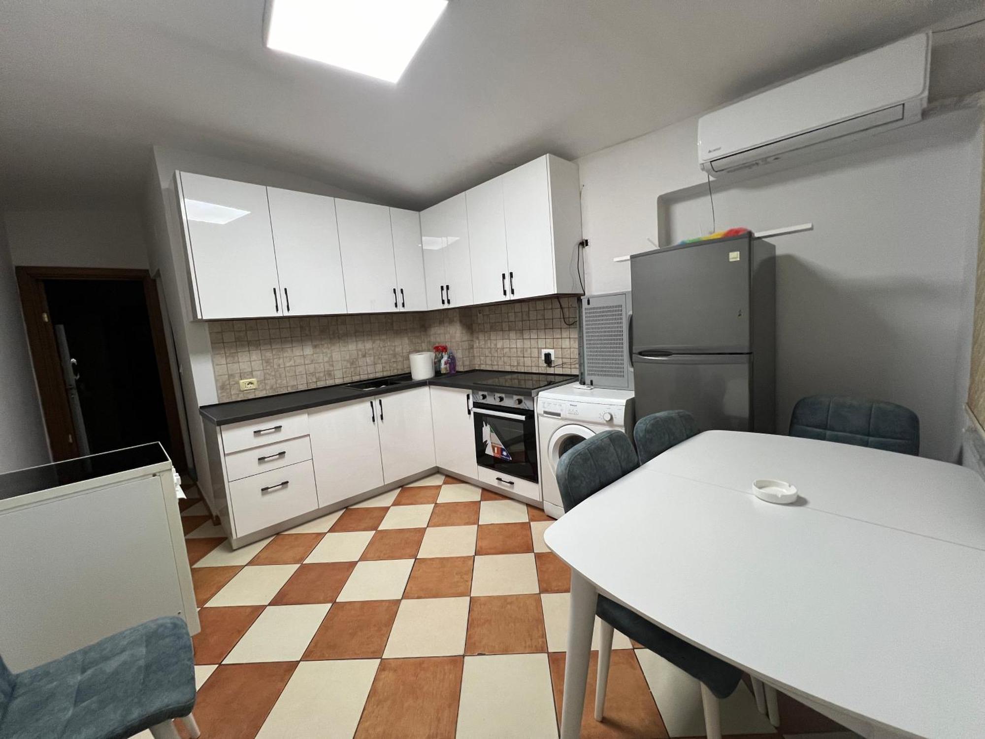 Sisterhood Hostel-Female Only 티라나 외부 사진