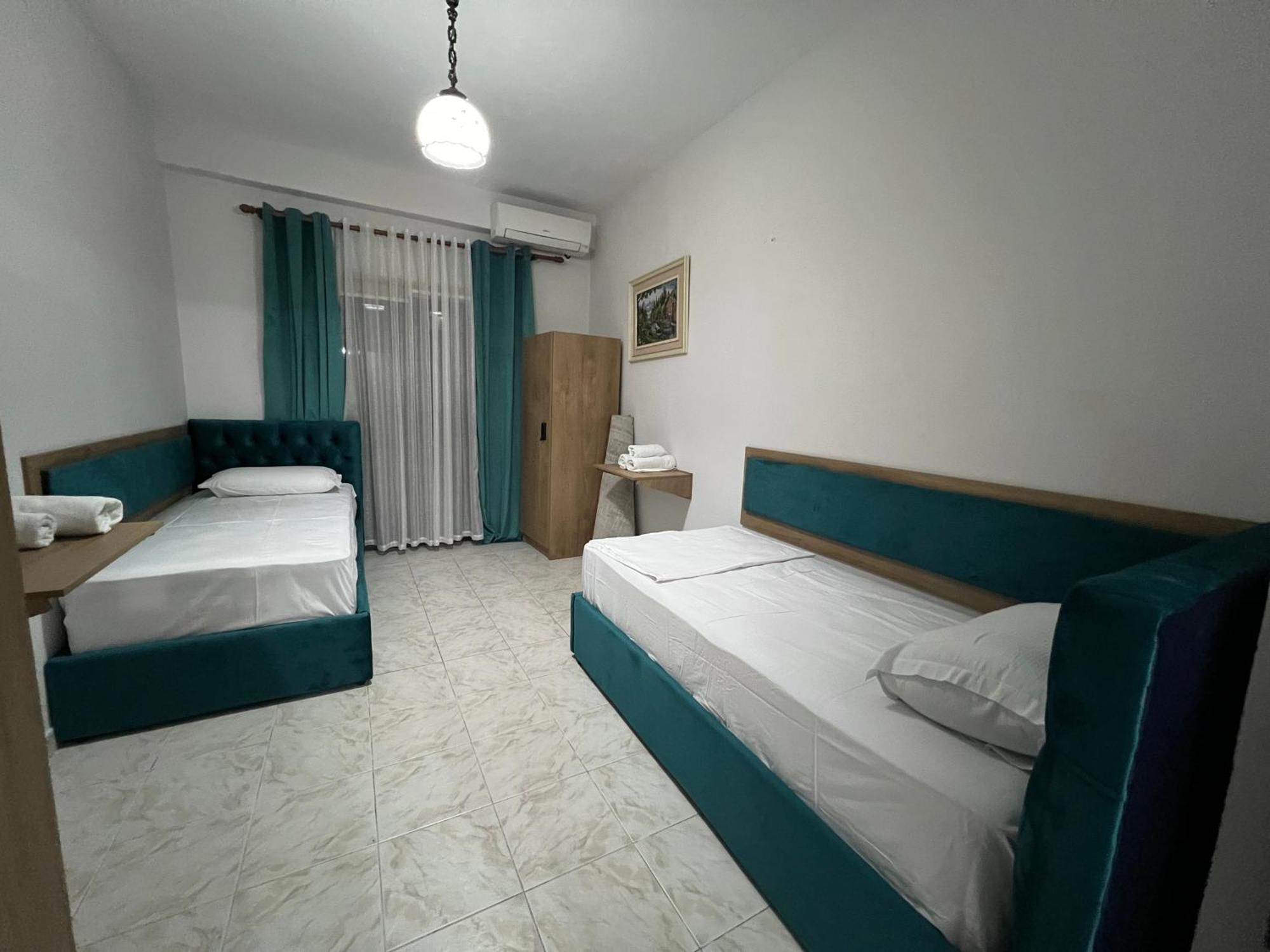 Sisterhood Hostel-Female Only 티라나 외부 사진