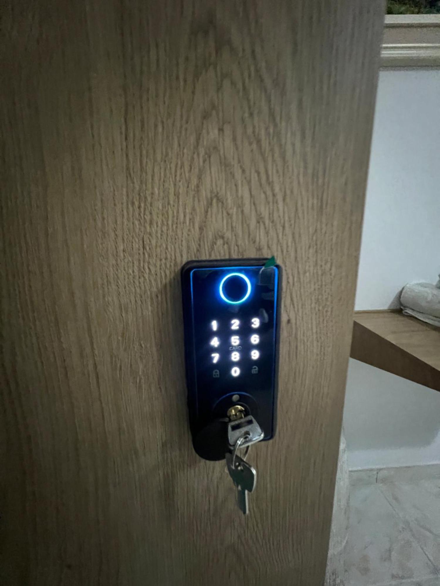 Sisterhood Hostel-Female Only 티라나 외부 사진